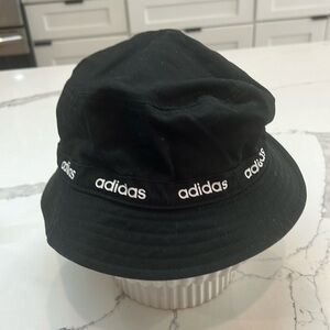 Adidas aero ready bucket hat